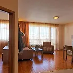 In Eagle's Nest Apartment